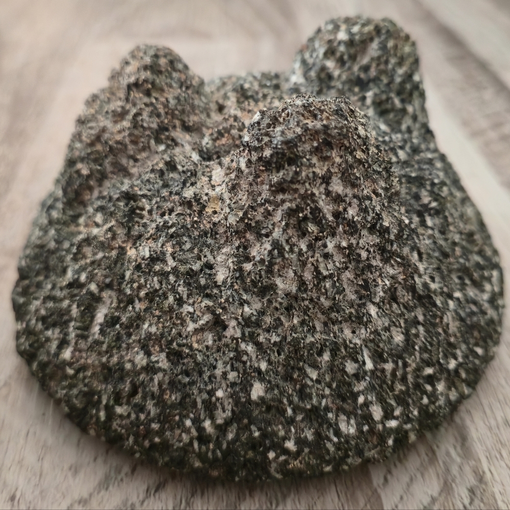 Unbranded Mini Volcanic Rock Molcajete Mortar & Pestle Set Hand Carved 11cm 4.5" - Picture 5 of 10